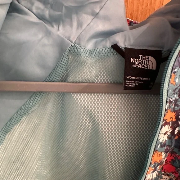 RESERVED for return - North Face Women’s Floral Hooded Rain Jacket XL - Picture 3 of 8